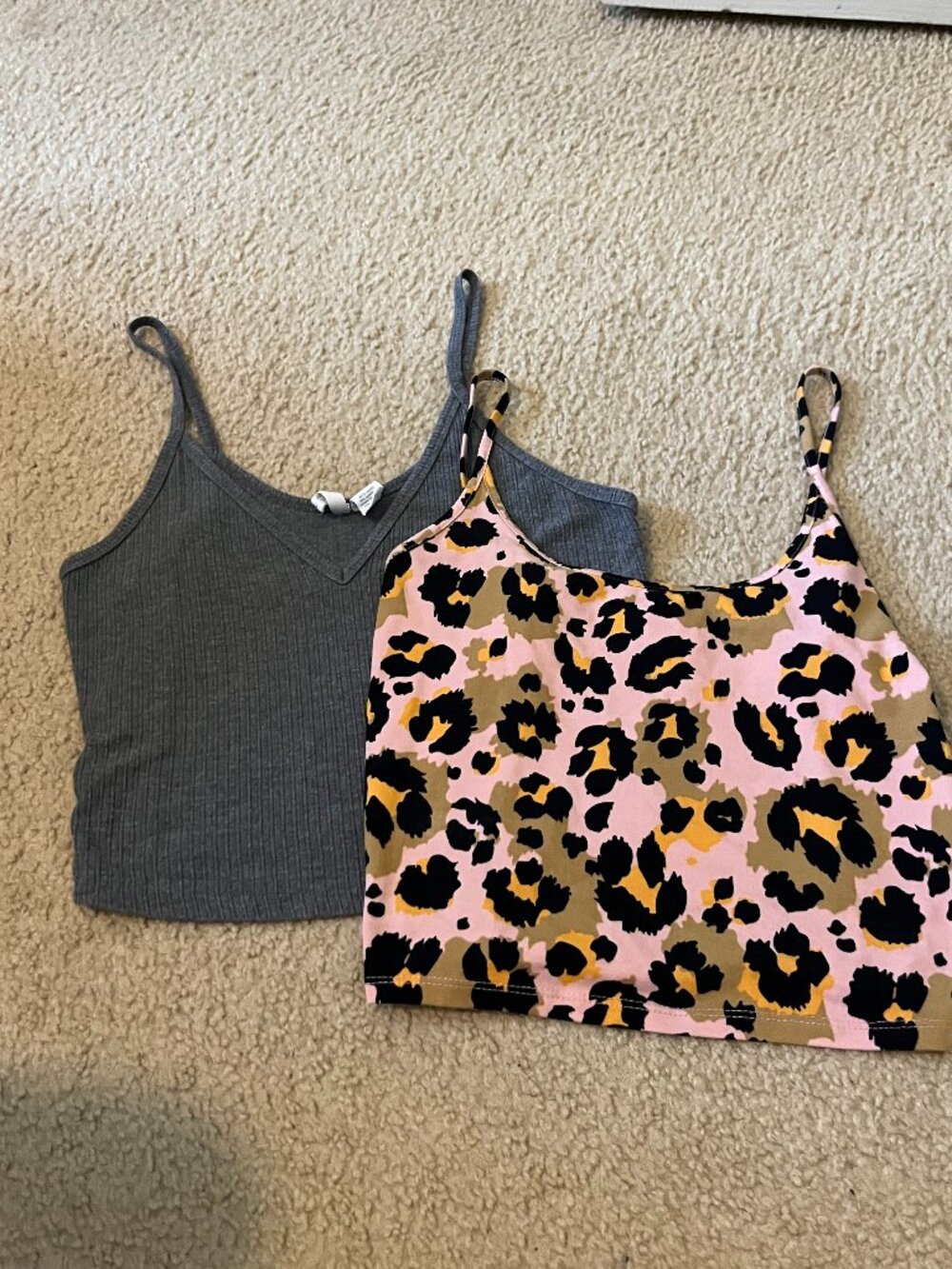 Cropped Spaghetti Strap Tank Lot | Size S/M
